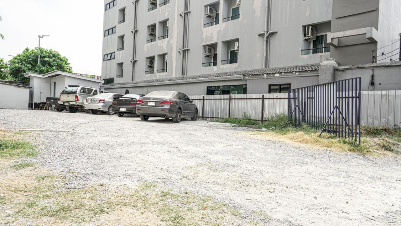 Roomquest Bangkok Don Mueang Airport Ngoại thất bức ảnh
