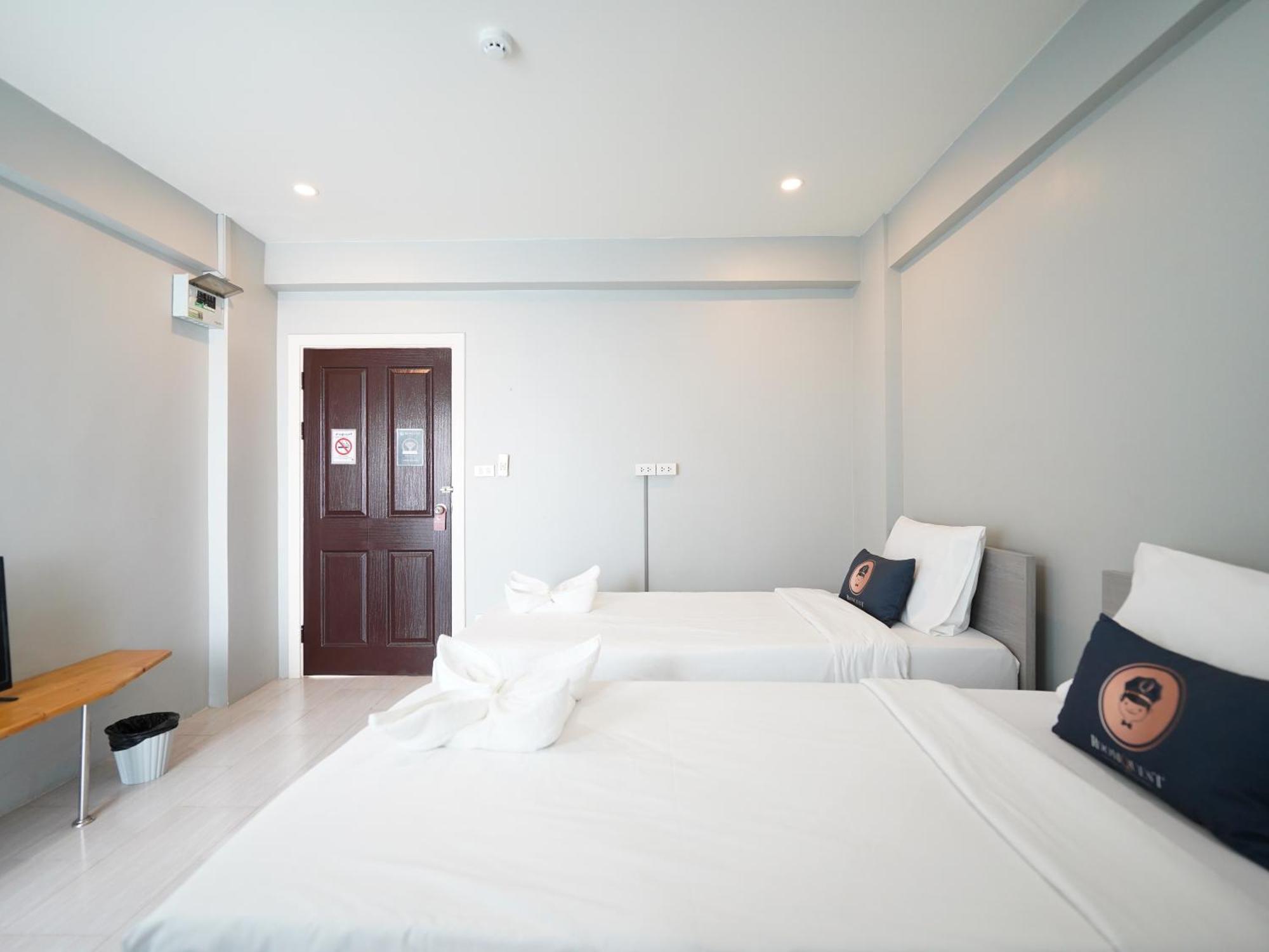 Roomquest Bangkok Don Mueang Airport Phòng bức ảnh